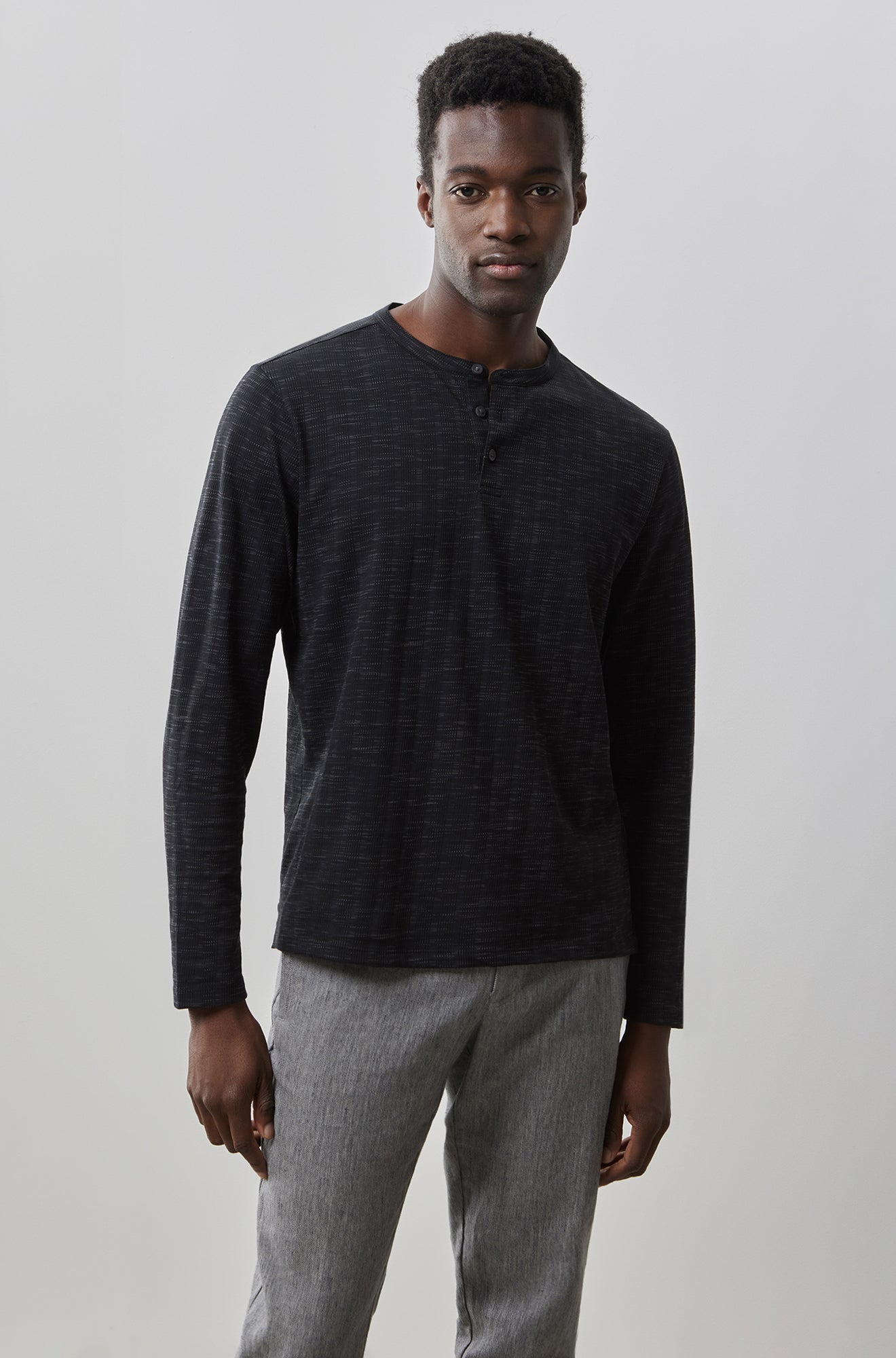 Chandail Henley pour homme par Robert Barakett | RB41063 Emerson Noir | Machemise.ca, vêtements mode pour hommes