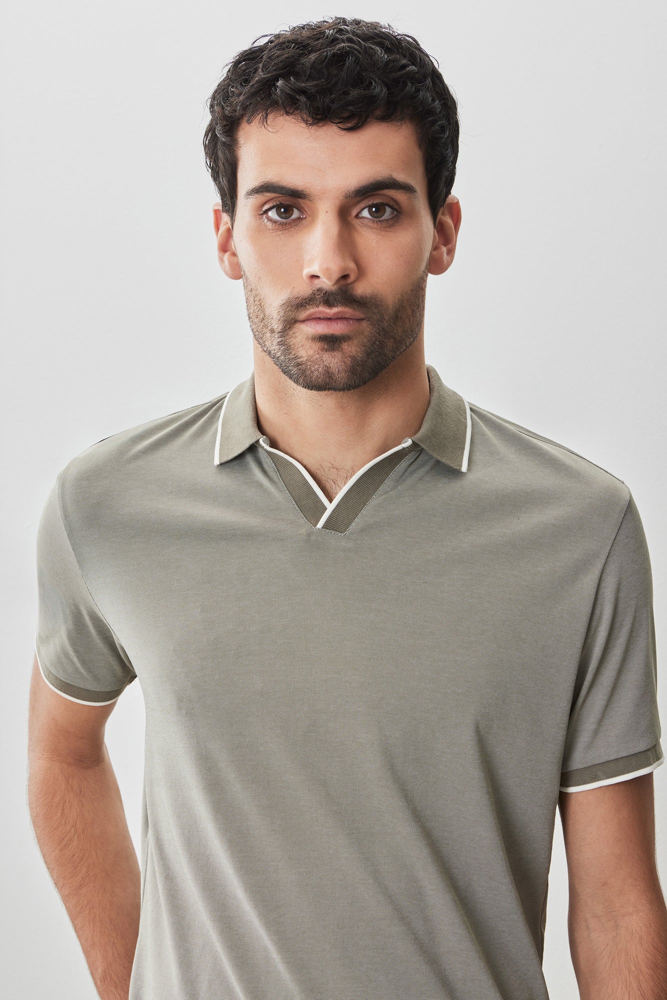 Polo à col ouvert pour homme par Robert Barakett | RB51080 Northpark Olive | Machemise.ca, vêtements mode pour hommes