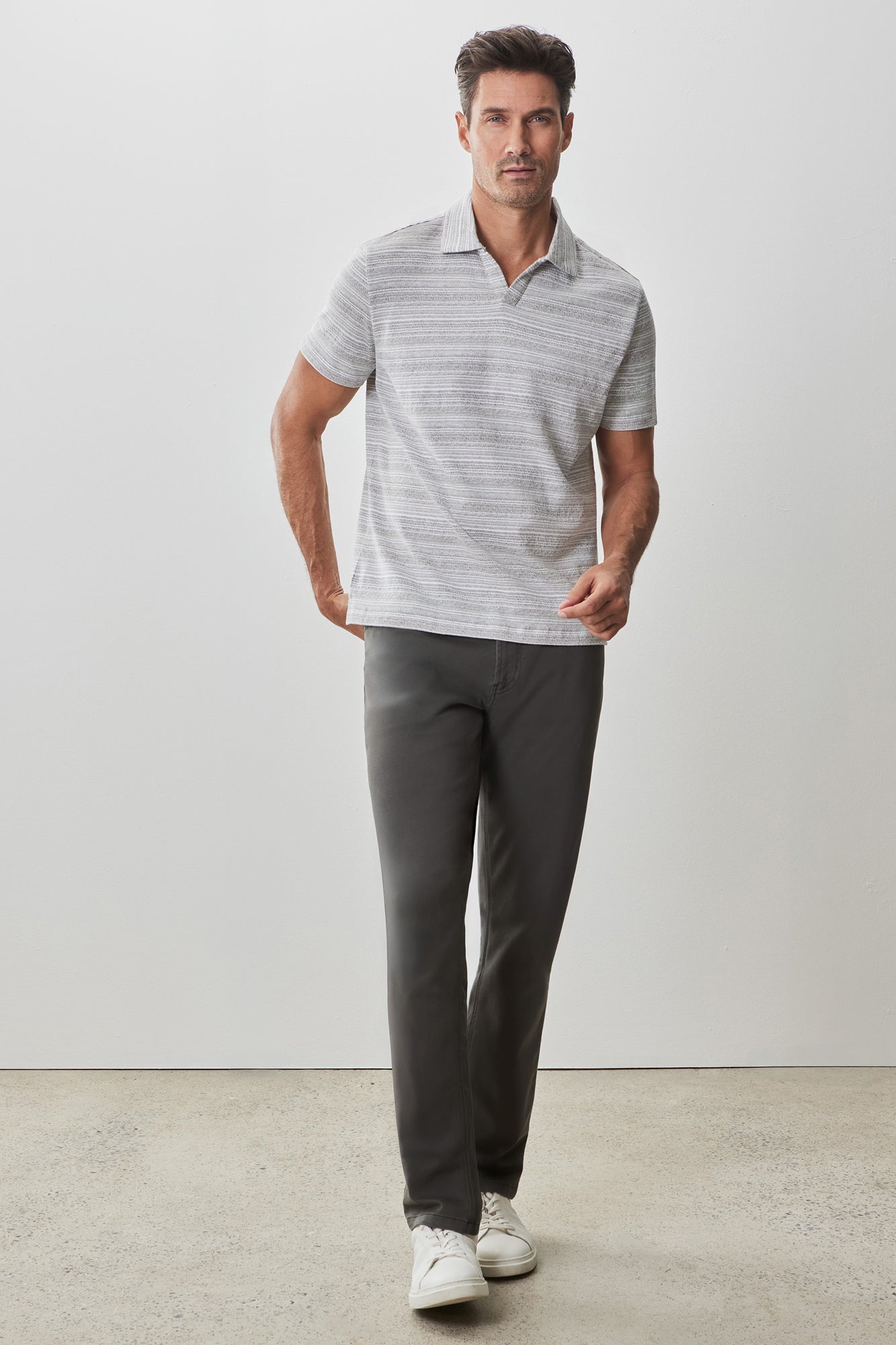 Polo à col ouvert pour homme par Robert Barakett | RB51124 Duval Beige | Machemise.ca, vêtements mode pour hommes