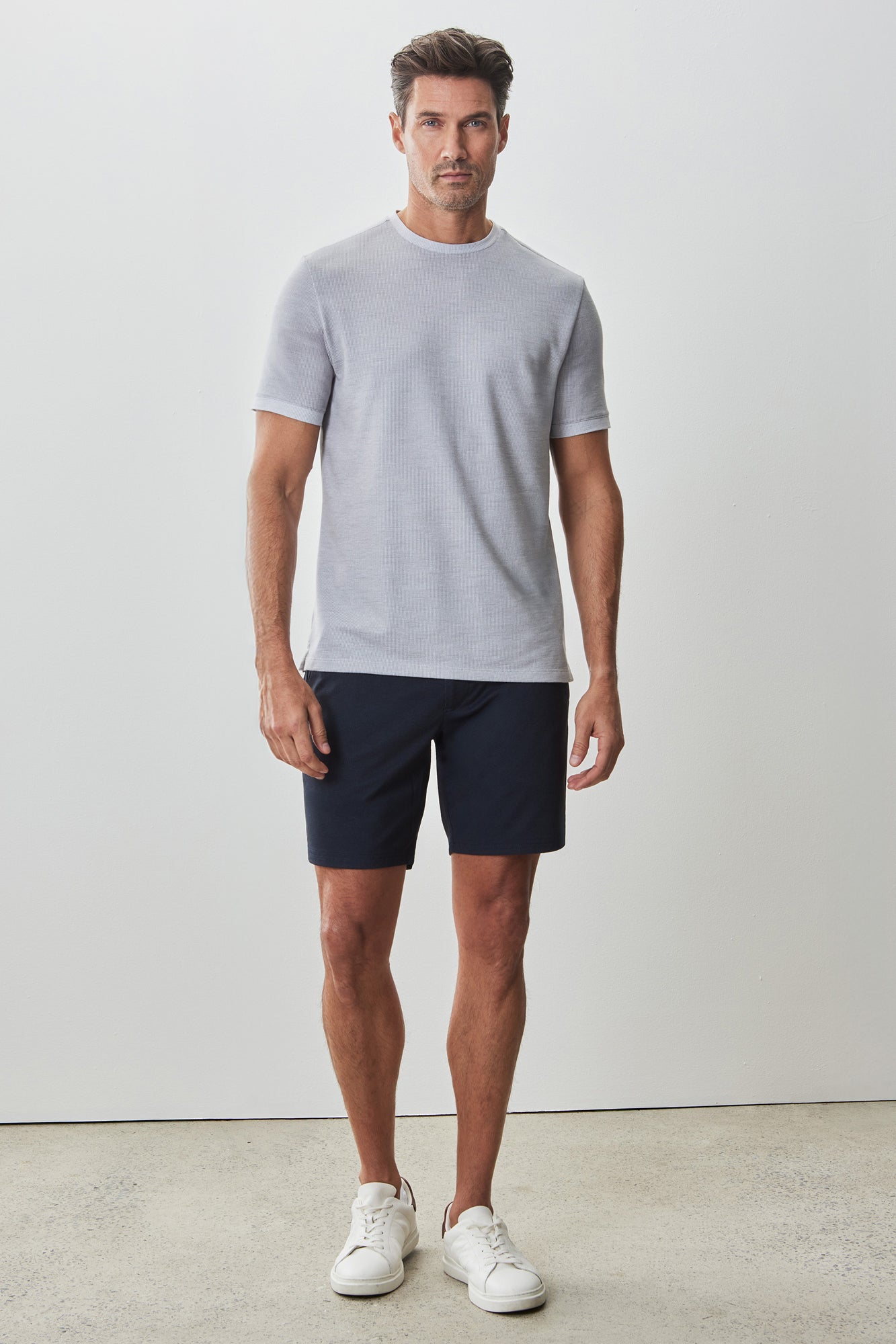 T-Shirt col rond pour homme par Robert Barakett | RB51129 Marsh Gris Clair | Machemise.ca, vêtements mode pour hommes