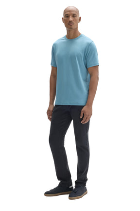 Robert Barakett men's angled full-body view of light blue crewneck Short-sleeve T-Shirt shown from the side
