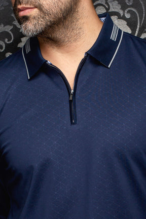 Polo manches longues à fermeture éclair 1/4 zippé bleu marine, col rayé pour homme par Au Noir, en gros plan