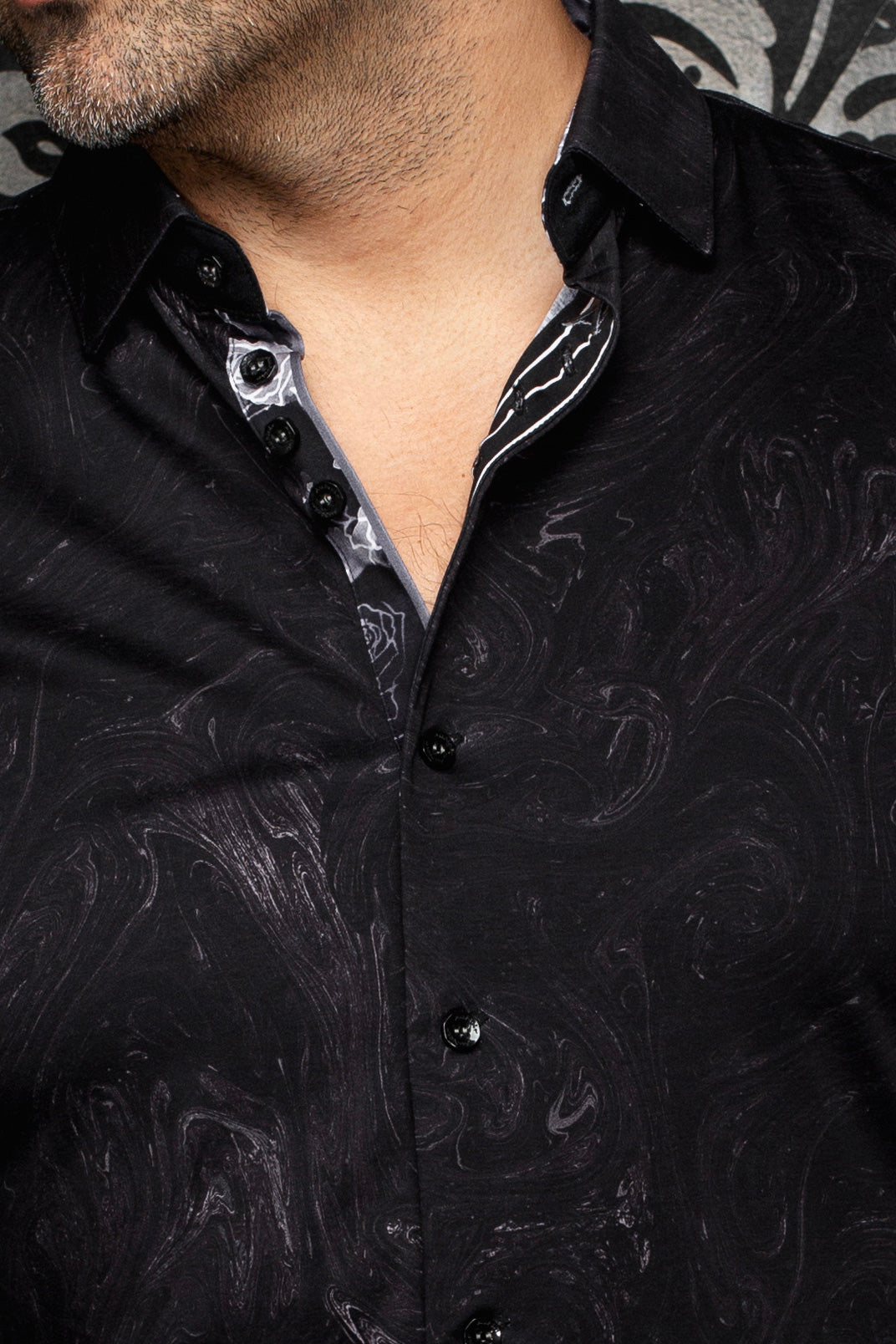 Au Noir men's black paisley shirt collar with gray-and-white contrast inner placket, close-up