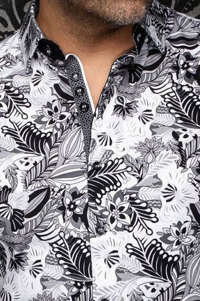 Col de chemise blanche florale, des boutons noirs et patte contrastante pour homme par Au Noir, en gros plan
