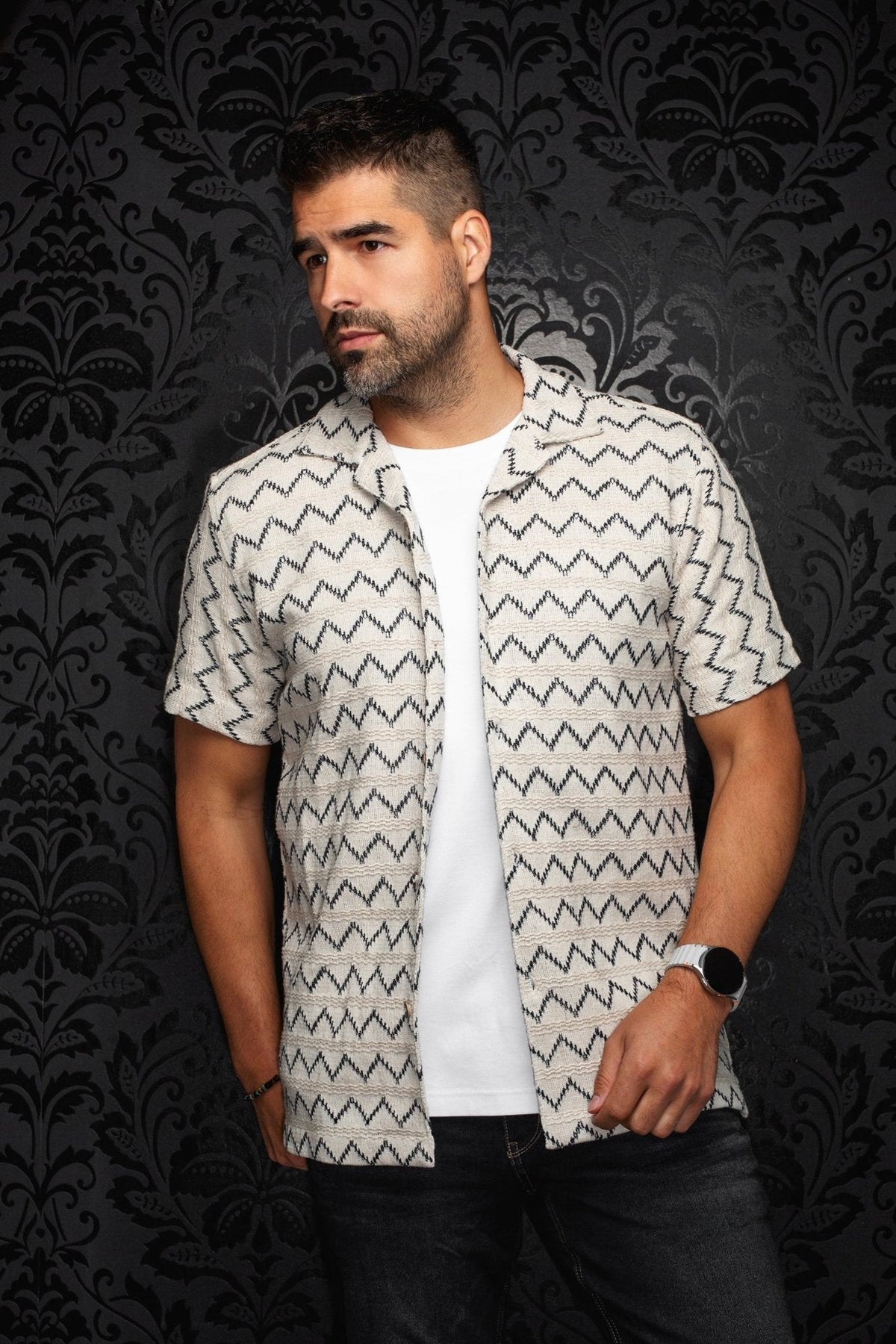 Chemise manches courtes à col ouvert pour homme par Au Noir | RAJ-T Pierre | Machemise.ca, inventaire complet de la marque Au Noir