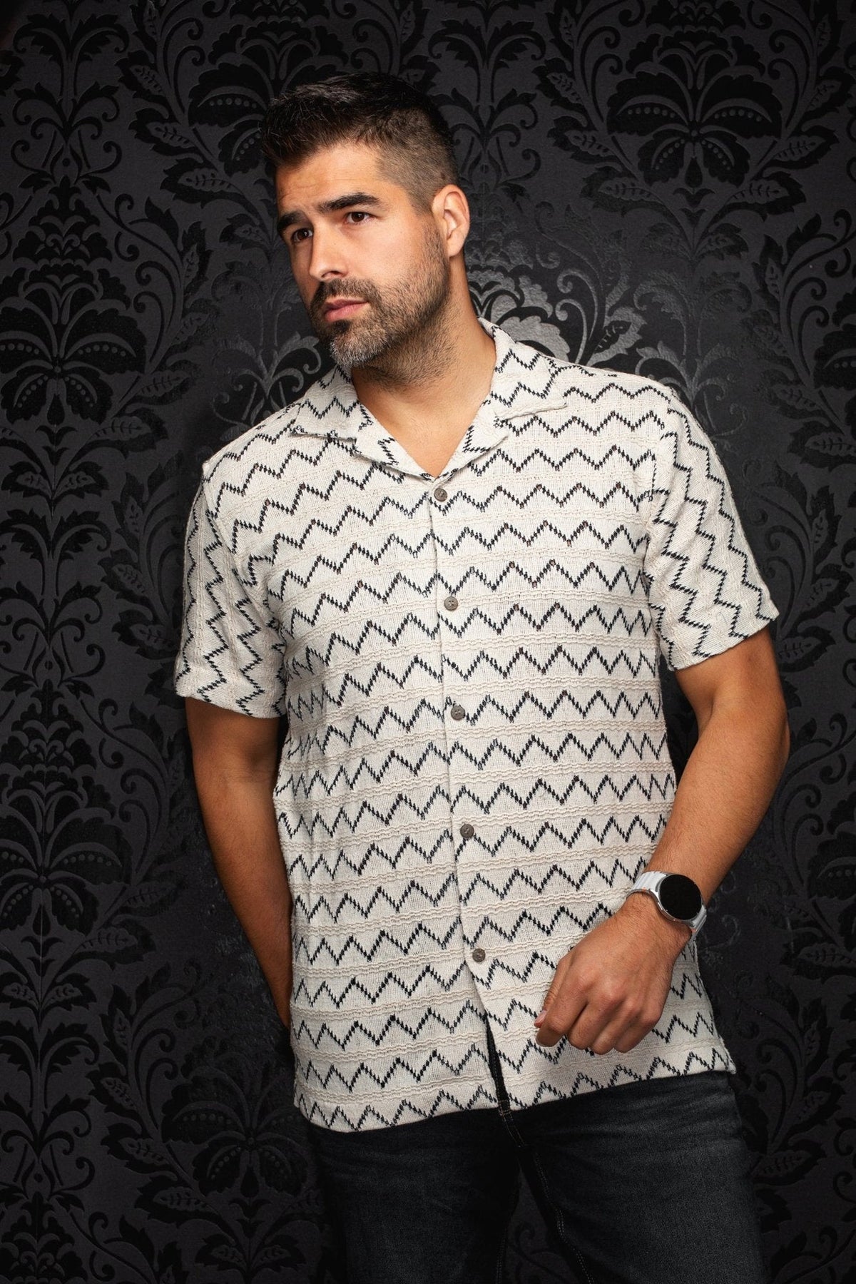 Chemise manches courtes à col ouvert pour homme par Au Noir | RAJ-T Pierre | Machemise.ca, inventaire complet de la marque Au Noir