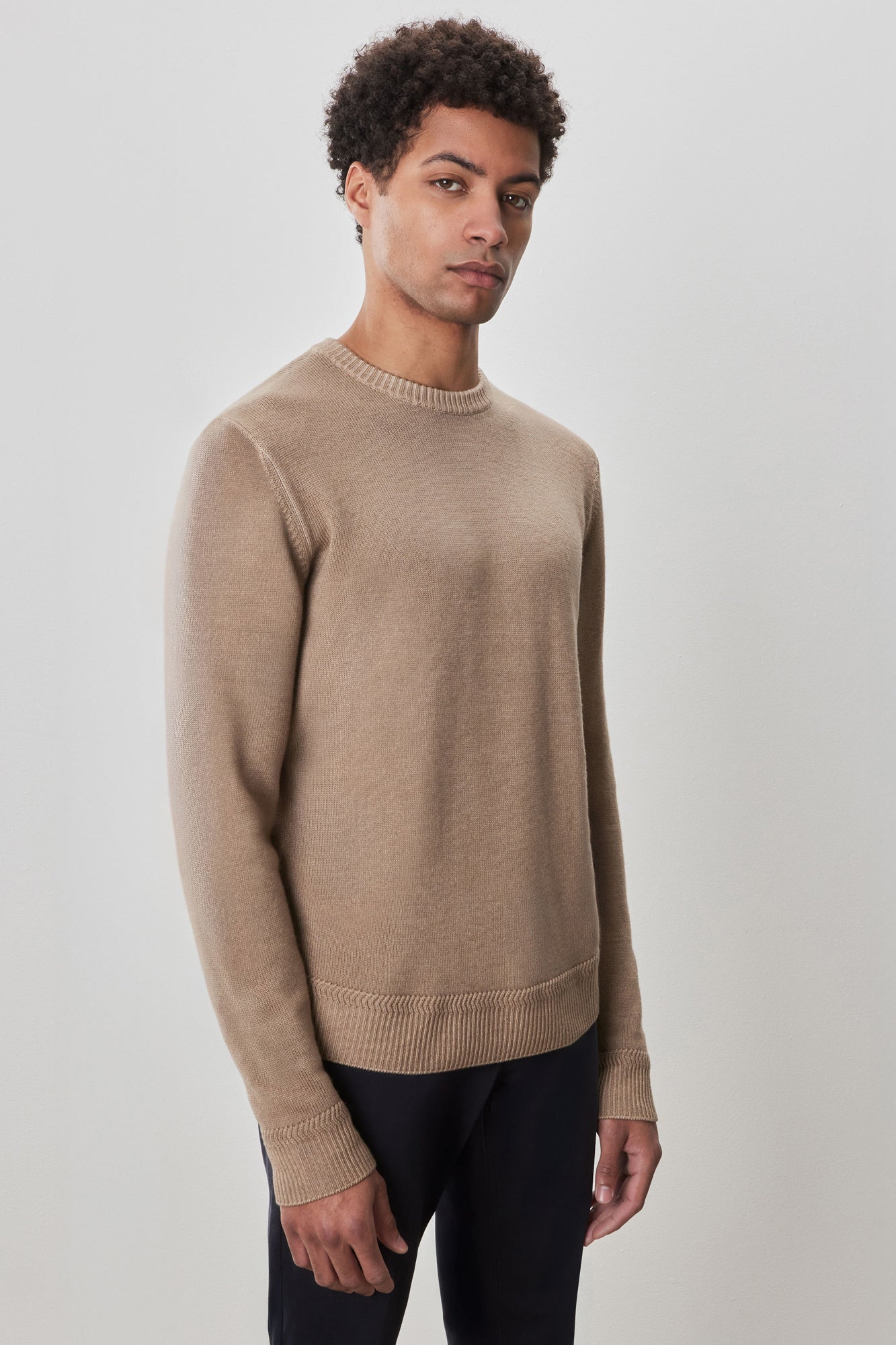 Chandail M.L. col rond pour homme par Robert Barakett | RB32345 Bertona Tan | Machemise.ca, vêtements mode pour hommes