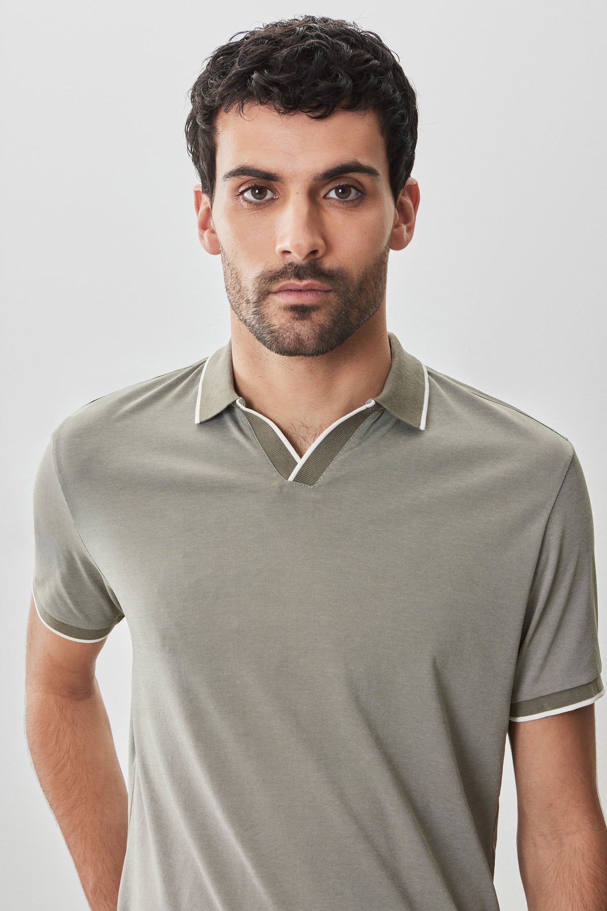 Polo à col ouvert pour homme par Robert Barakett | RB51080 Northpark Olive | Machemise.ca, vêtements mode pour hommes