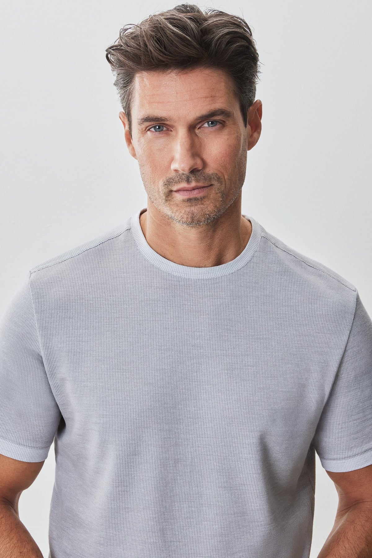 T-Shirt col rond pour homme par Robert Barakett | RB51129 Marsh Gris Clair | Machemise.ca, vêtements mode pour hommes