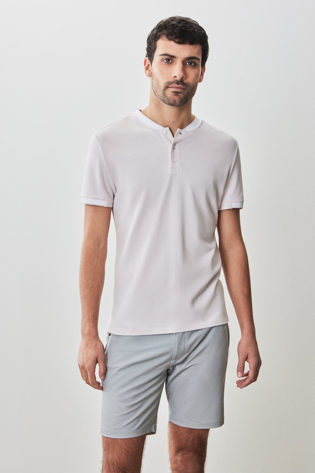 T-Shirt henley pour homme par Robert Barakett | RB51166 Tessio Rose Clair | Machemise.ca, vêtements mode pour hommes