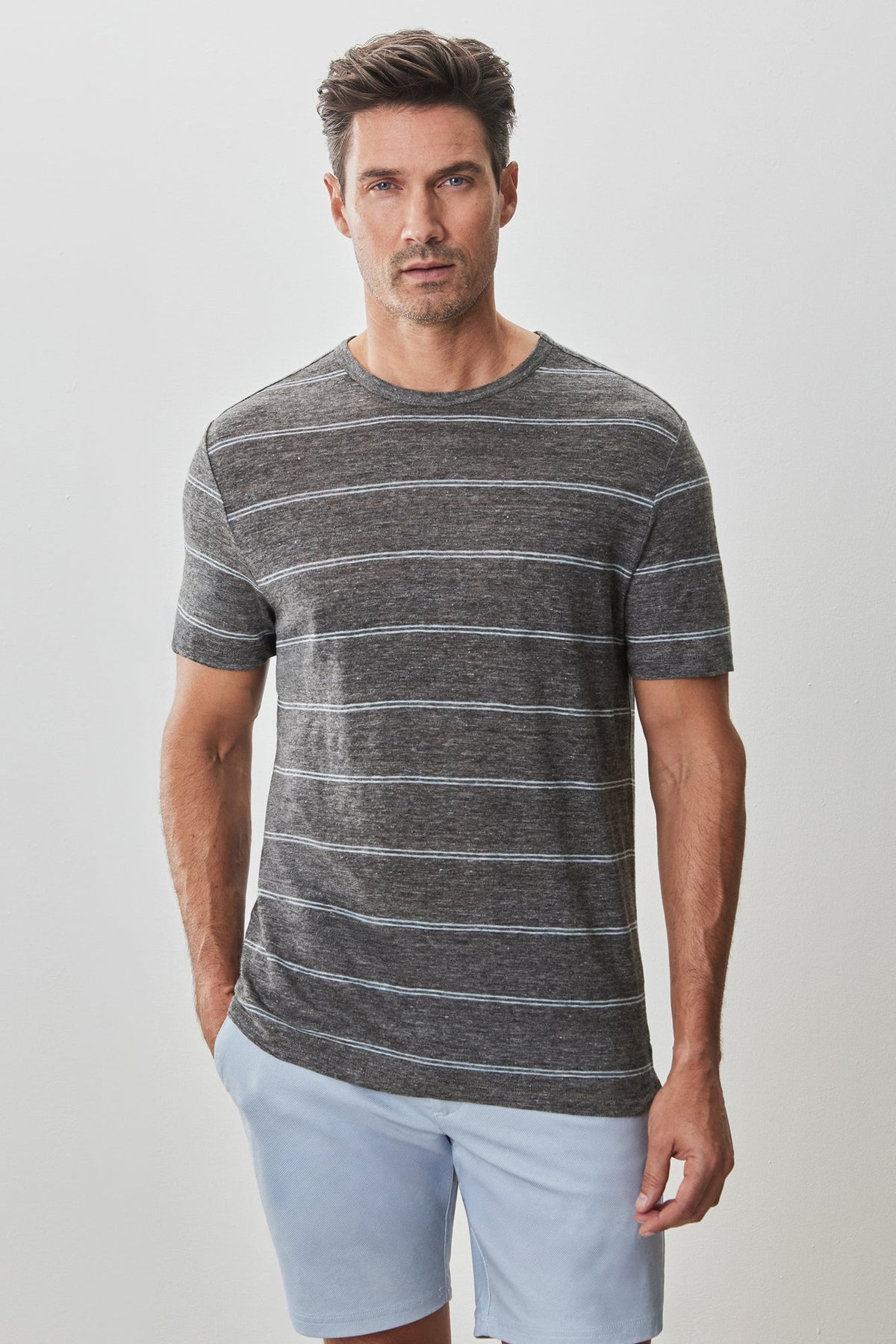 T-shirt col rond pour homme par Robert Barakett | RB51174 Folsom Anthracite | Machemise.ca, vêtements mode pour hommes