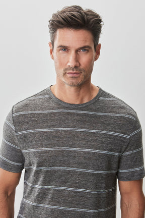 T-shirt col rond pour homme par Robert Barakett | RB51174 Folsom Anthracite | Machemise.ca, vêtements mode pour hommes