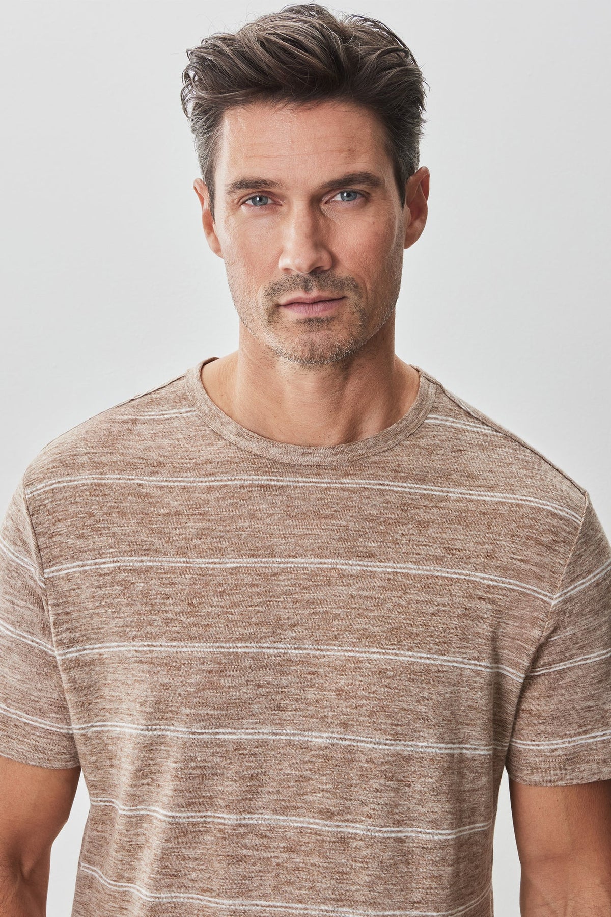 T-shirt col rond pour homme par Robert Barakett | RB51174 Folsom Beige | Machemise.ca, vêtements mode pour hommes