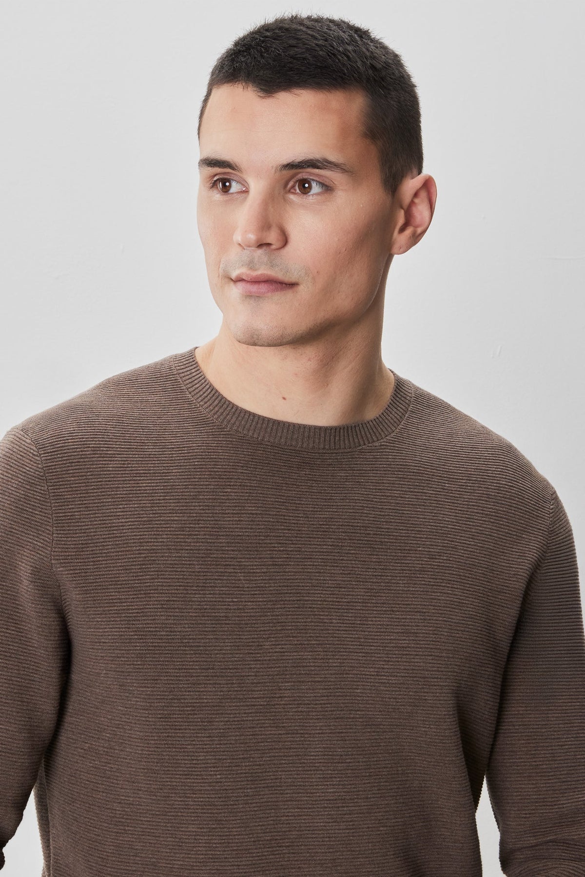 Chandail à manches longues col rond pour homme par Robert Barakett | Enrique RB52270 Brun | Machemise.ca, vêtements mode pour hommes