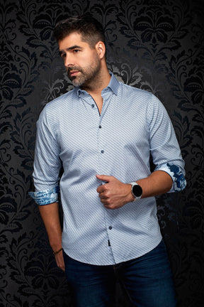 Chemise boutonnée bleu pâle à motif géométrique, manches roulées, vue de cote pour homme par Au Noir