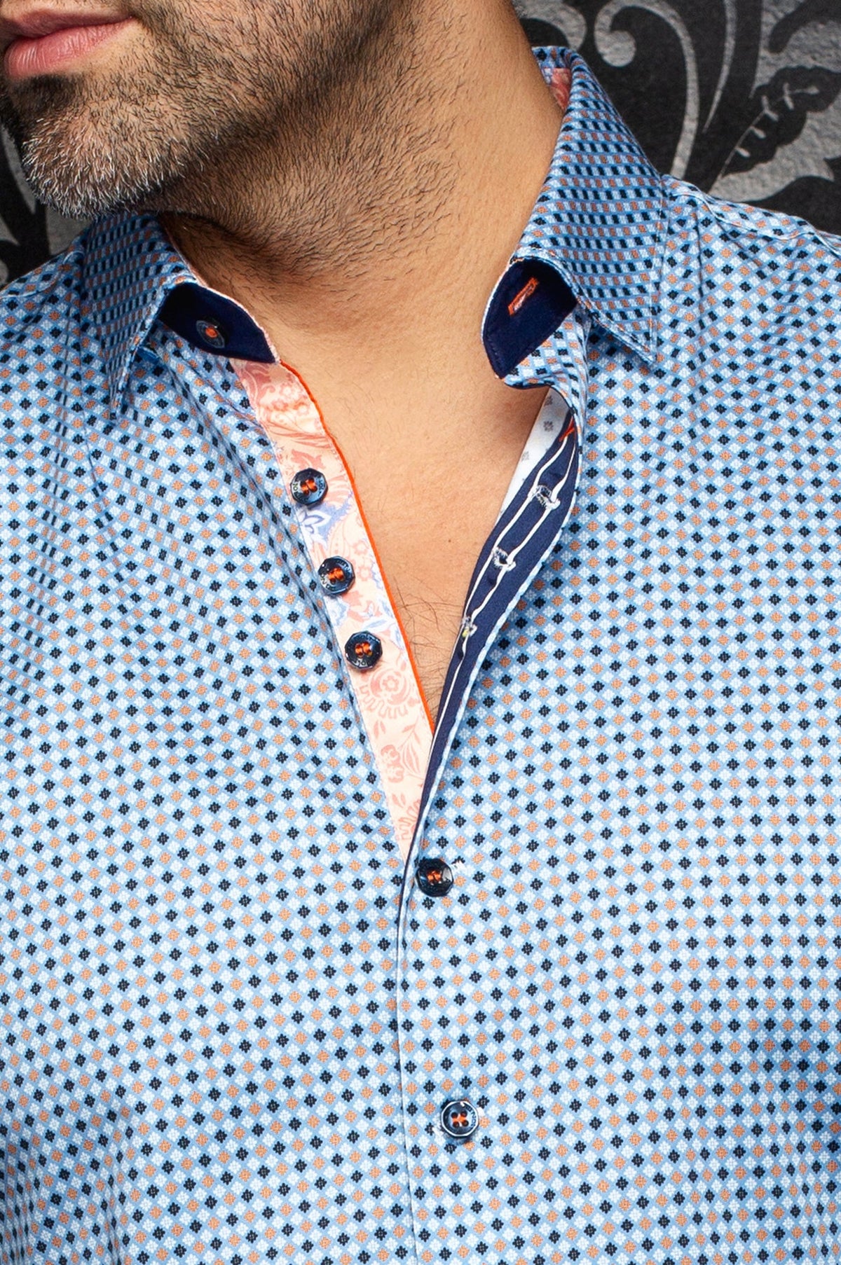 Chemise manches longues en coton extensible pour homme par Au Noir | SABAH Cobalt | Machemise.ca, inventaire complet de la marque Au Noir