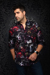 Chemise noire fleurie avec boutons rouges, manches roulées et poignets contrastants pour homme par Au Noir, vue de face