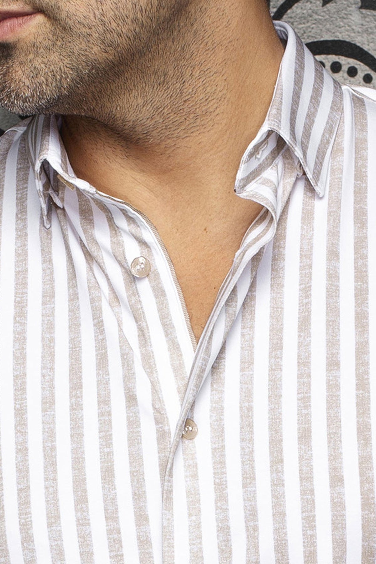 Chemise manches longues en Knit extensible pour homme par Au Noir | TELLY Sable | Machemise.ca, inventaire complet de la marque Au Noir