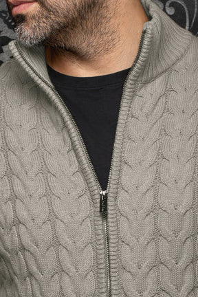 Au Noir men's gray cable-knit zip sweater merino jacket with ribbed stand collar and metal zipper, close-up