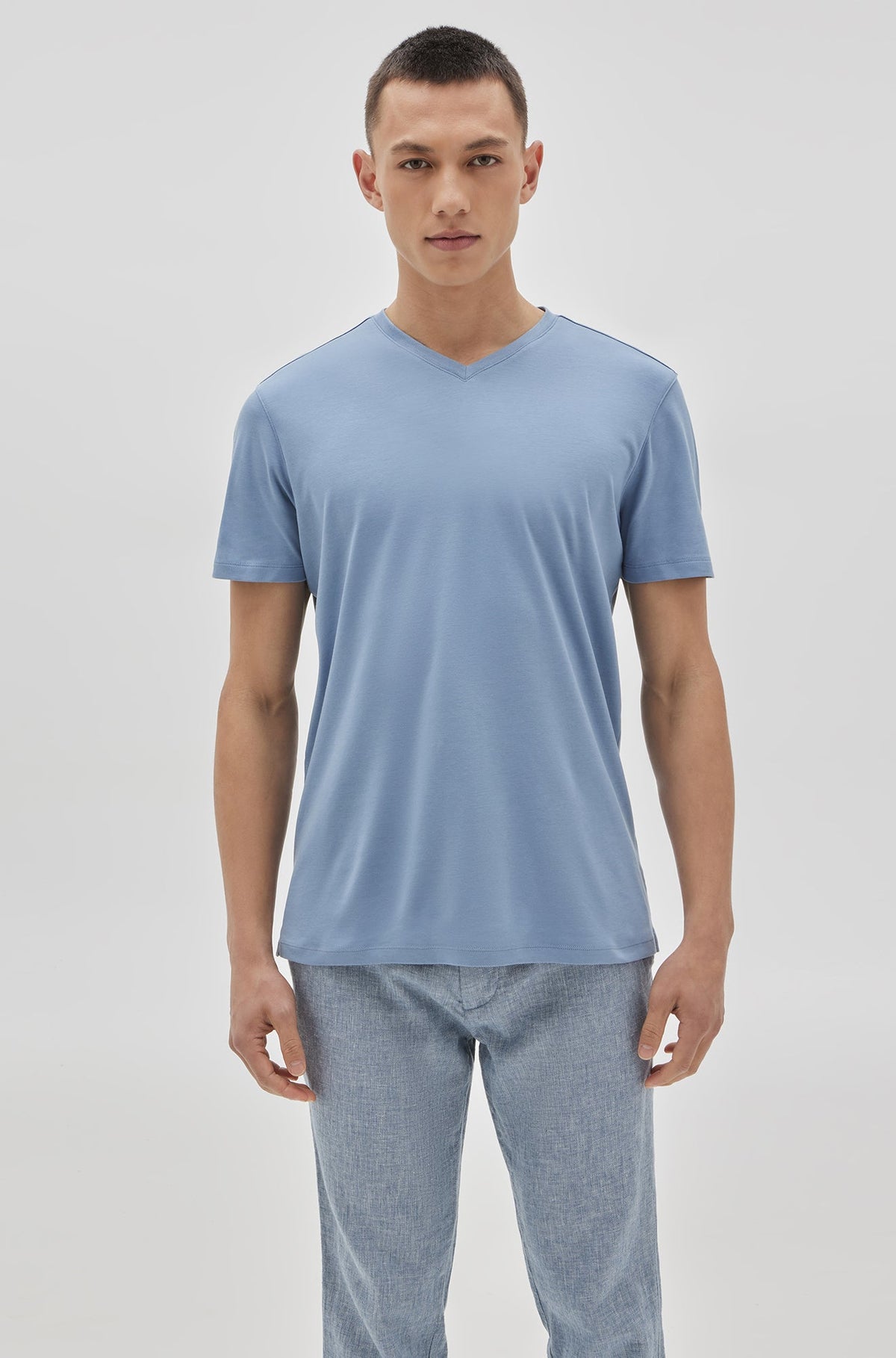 T-Shirt col V pour homme par Robert Barakett | Georgia 23336V DOVEBL | Machemise.ca, vêtements mode pour hommes