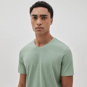 T-Shirt col v pour homme par Robert Barakett | 23336V/Georgia Baie Verte/Green Bay| Machemise.ca, vêtements mode pour hommes
