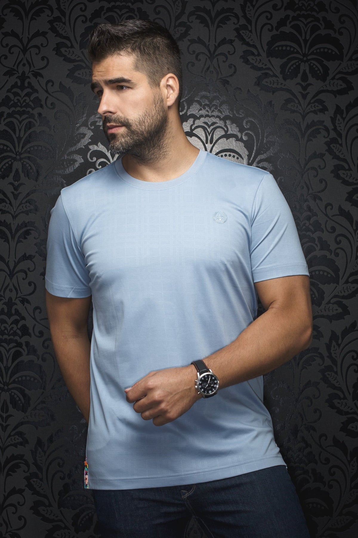 T-Shirt pour homme par Au Noir | C-MICHAEL-VARENNA Bleu clair | Machemise.ca, inventaire complet de la marque Au Noir